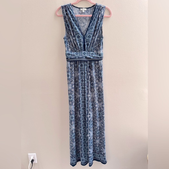 Max Studio Blue & White Pattern Sleeveless Maxi Dress - Picture 1 of 8
